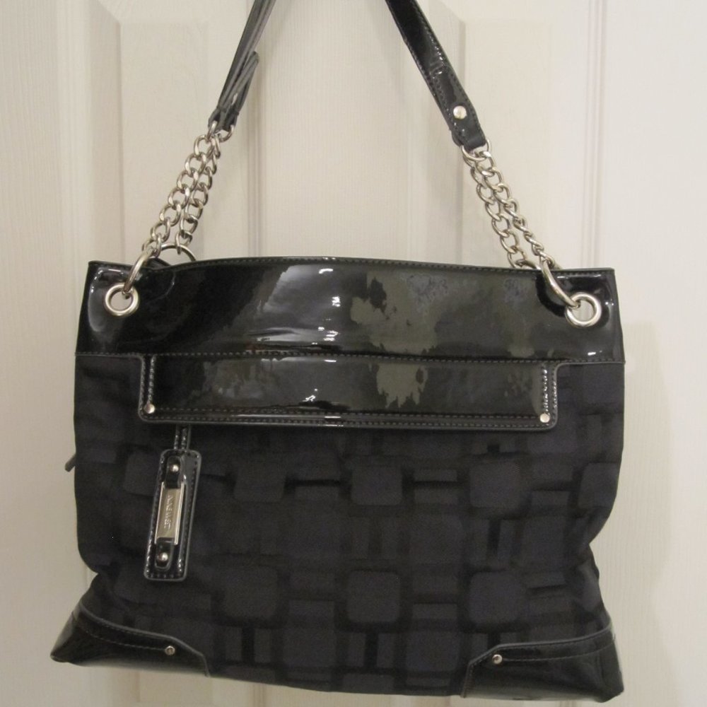 Lovely patterned purse